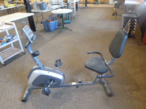 lot 33 image: LifeMax Exercise Bicycle