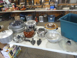 lot 59 image: Kitchen Items