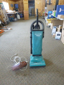 lot 60 image: Vacuums