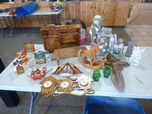 lot 74 image: Miscellaneous Home Dcor