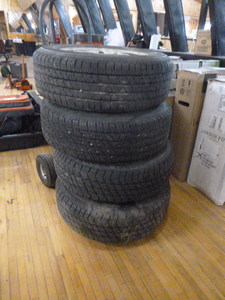 lot 2 image: Set of Tires and Rims