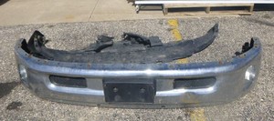 lot 4 image: Front Bumper of 2013 Ram 1500