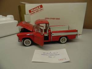 lot 15 image: DANBURY MINT 124 SCALE - 1957 CHEVROLET CAMEO CARRIER - NEW IN BOX -  AWESOME PIECE - SEE PICTURES