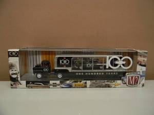 lot 20 image: M2 MACHINES 100 YEARS OF CHEVROLET 1958 SPARTAN LCF & 1957 BEL AIR - TRAILER - VERY COOL PIECE - SEE PICTURES