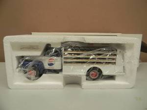 lot 31 image: FIRST GEAR 51 FORD F-6 BOTTLERS TRUCK  PEPSI COLA 134 SCALE DIECAST - NEW IN BOX - GREAT PIECE - SEE PICTURES