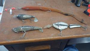 lot 335 image: Lot of 4 Vintage Muskie Lures