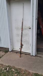 lot 340 image: SL Compac 114 Spinning Reel with 137 Long Rod
