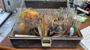 lot 347 image: Approx. 50 SpoonsLures in a Tackle Box