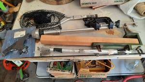 lot 513 image: Fishnet, Paddle Keeper, Boat Light, 2 Clamps, Minnow Bucket, 2 Weights & 2 Stringers