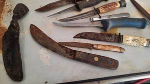 lot 519 image: Lot of Knives & 2 Sharpening Blocks