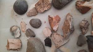 lot 522 image: Large Lot of Rocks, Arrowheads & Other Interesting Native American Tools