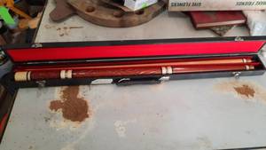 lot 646 image: Pool Cue & Case