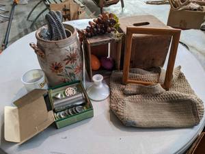 lot 160 image: Vintage Cookie Press and More
