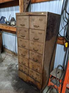 lot 192 image: Vintage McCalls Steel 12-Drawer Cabinet