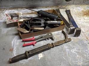 lot 217 image: Lot of Hand Tools