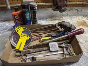 lot 219 image: Lot of Hand Tools