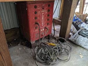 lot 147 image: Forney Arc Welder 220V
