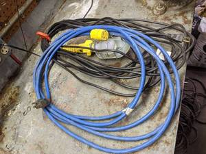 lot 229 image: Trouble Light and Heavy Duty Extension Cord