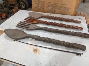 lot 252 image: 2 Sets of Carved Wood Fork and Spoon Wall Art and Bow
