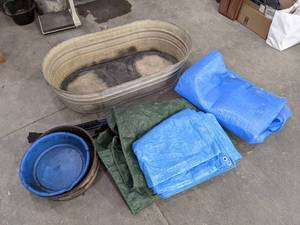 lot 261 image: Large Galvanized Washtub w Tarp, Oil Pans and Snow Brushes