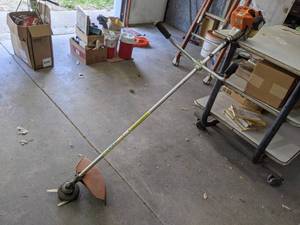 lot 145 image: Stihl Pro Series Model FS 85 Weed Trimmer - Pull Over