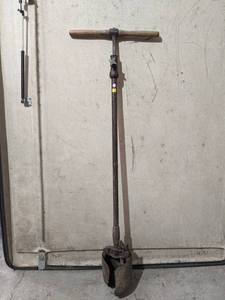 lot 268 image: Vintage Heavy Duty Chance Post Hole Digger