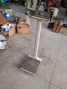 lot 283 image: Vintage Counselor Balance Scale - Up to 300 LBS