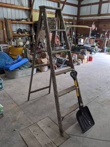 lot 360 image: 6 Wood Stepladder and Scoop Shovel