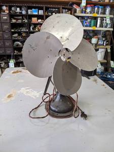 lot 361 image: Antique Westinghouse Fan - Model 177109D