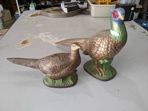 lot 366 image: Pair Pheasant Ceramic Statues - Marked Arnels By Alma 1974