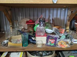 lot 373 image: Large Lot of Home Dcor and More