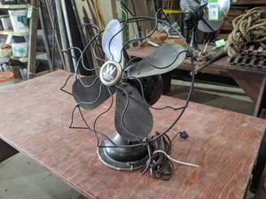 lot 381 image: Antique Westinghouse Fan - Model 315734