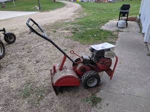 lot 102 image: Snapper GroundBreaker Rear Tine Tiller - Honda GX160 5.5 HP