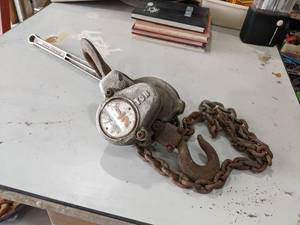 lot 395 image: 1-12 Ton Aluminum Housing Chain Hoist