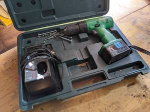 lot 416 image: Hitachi 14.4V Cordless Drill w Battery and Charger