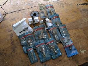 lot 452 image: Lot of 14 Router Bits - Bosch and Porter Cable Brands