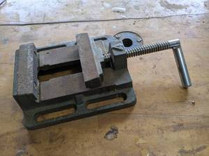 lot 453 image: 4 Omni No. 4 Vice