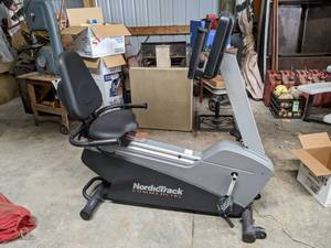 lot 468 image: NordicTrack Commercial 400 Exercise Bicycle - Tested and Works