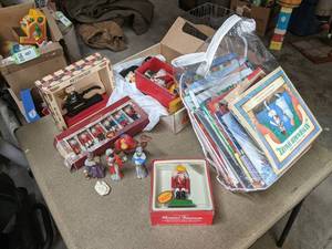 lot 492 image: Collection Of Nutcrackers and Nutcracker Books