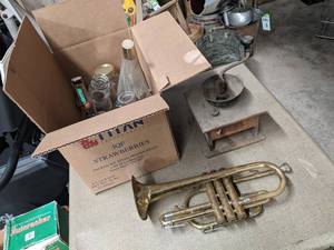 lot 500 image: Parkers Antique Coffee Grinder, Old Trumpet and Assorted Bottles