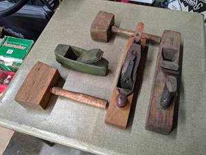 lot 546 image: Antique Wood Planes and Wood Mallets