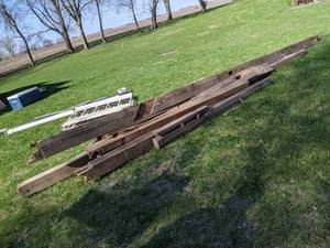 lot 555 image: Large Lot of Old Barn Beams 6 x 6, 6 x 8 and More