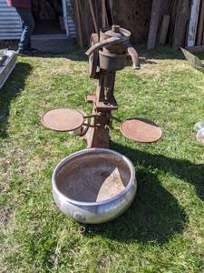 lot 561 image: De Laval No. 12 Cream Separator