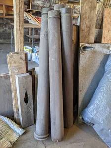 lot 589 image: Lot of 4 Vintage Wood Pillars