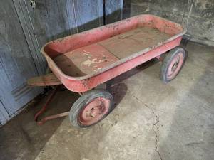lot 602 image: Childrens Steel Wagon - Missing Handle