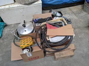 lot 637 image: Large Lot of Misc. - Pressure Cooker, File Folder and More