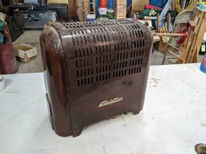 lot 673 image: Perfection Mat Gas Heater, Model X915-N, 14000 BTU