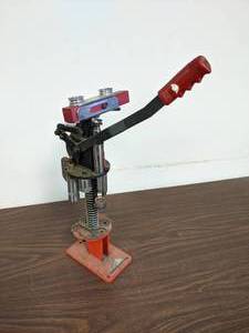 lot 18 image: Mayville Reloading Press - NO SHIPPING