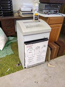 lot 90 image: Heavy Duty HSM Cross-Cut Paper Shredder