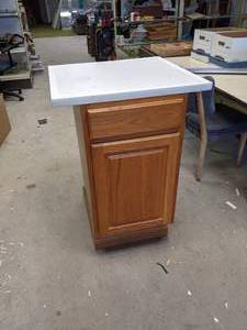 lot 100 image: Rolling Cabinet w Drawer